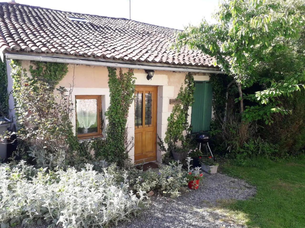 Tranquille Vienne Gites A Chirac Dept Charente Экстерьер фото