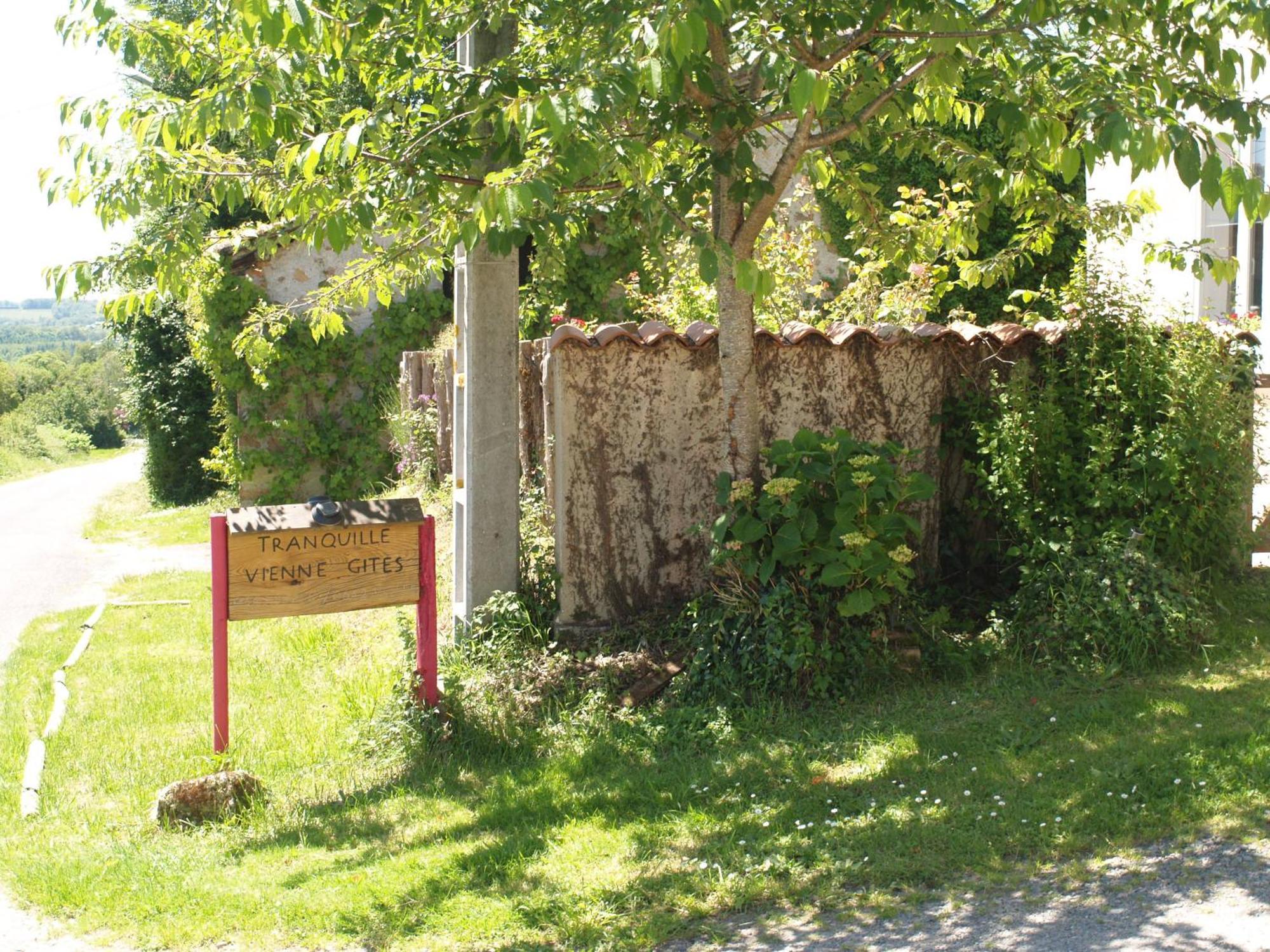 Tranquille Vienne Gites A Chirac Dept Charente Экстерьер фото