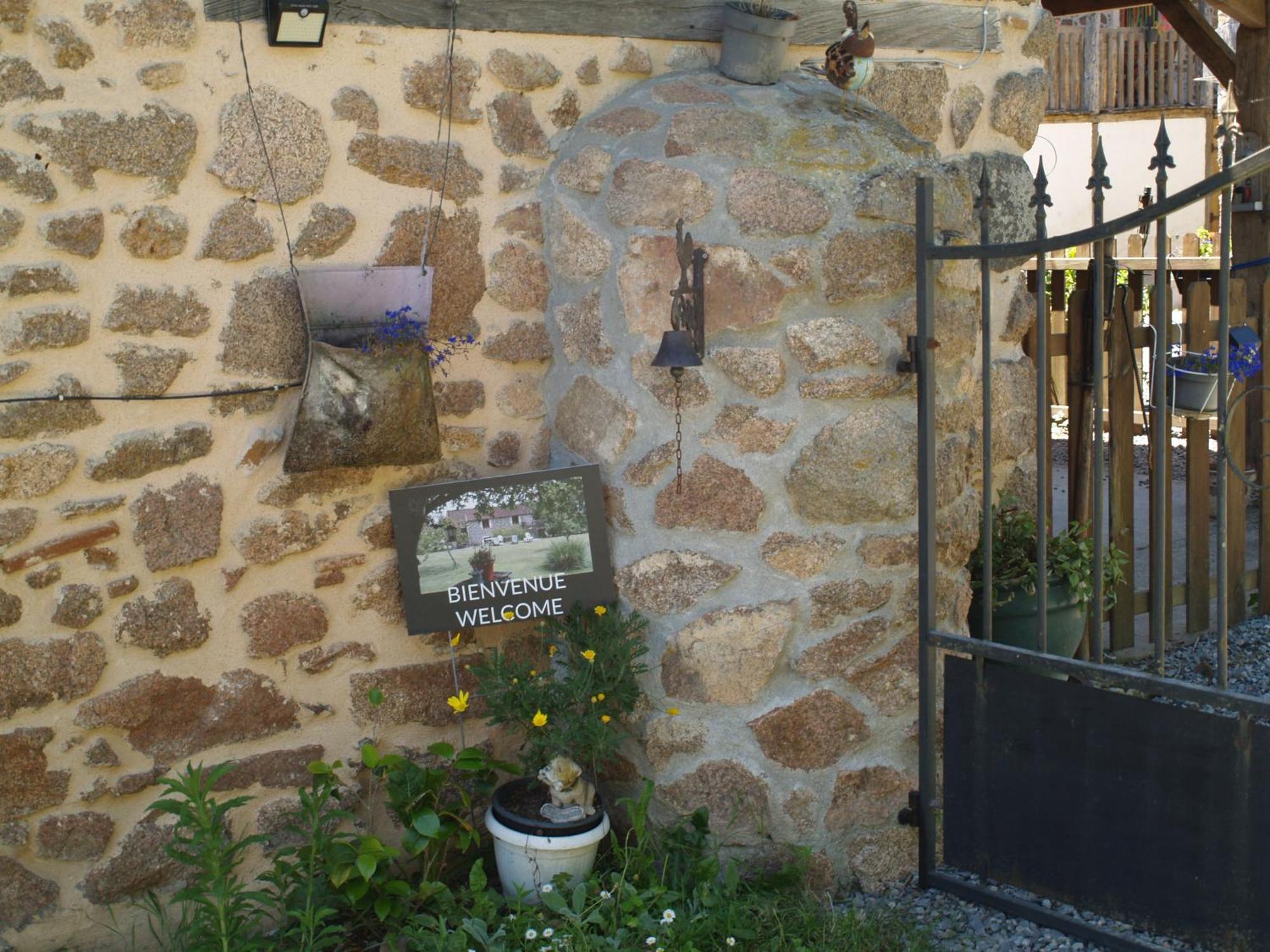 Tranquille Vienne Gites A Chirac Dept Charente Экстерьер фото