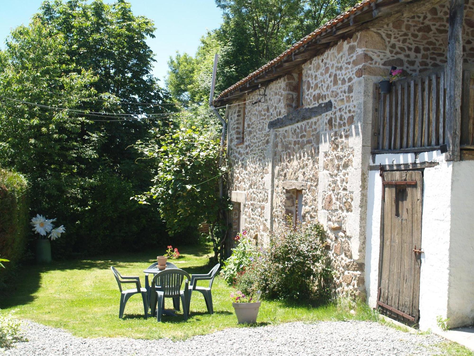 Tranquille Vienne Gites A Chirac Dept Charente Экстерьер фото